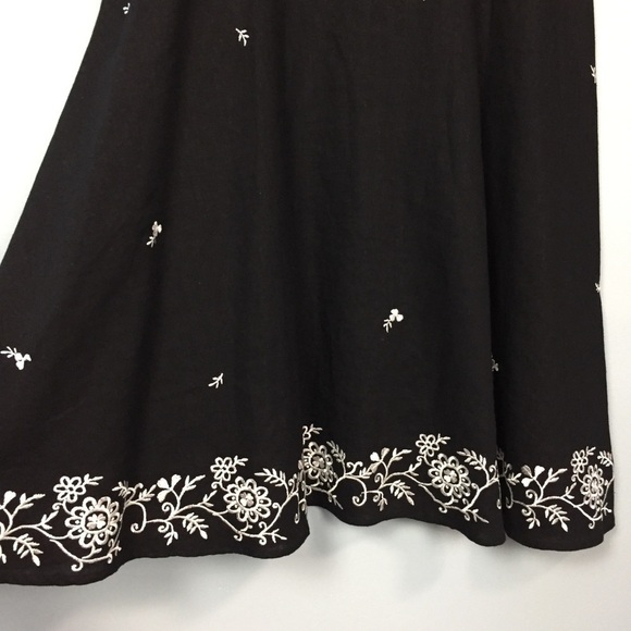 DRESSBARN Sleeveless Embroidered Linen Ble… - Picture 3 of 16